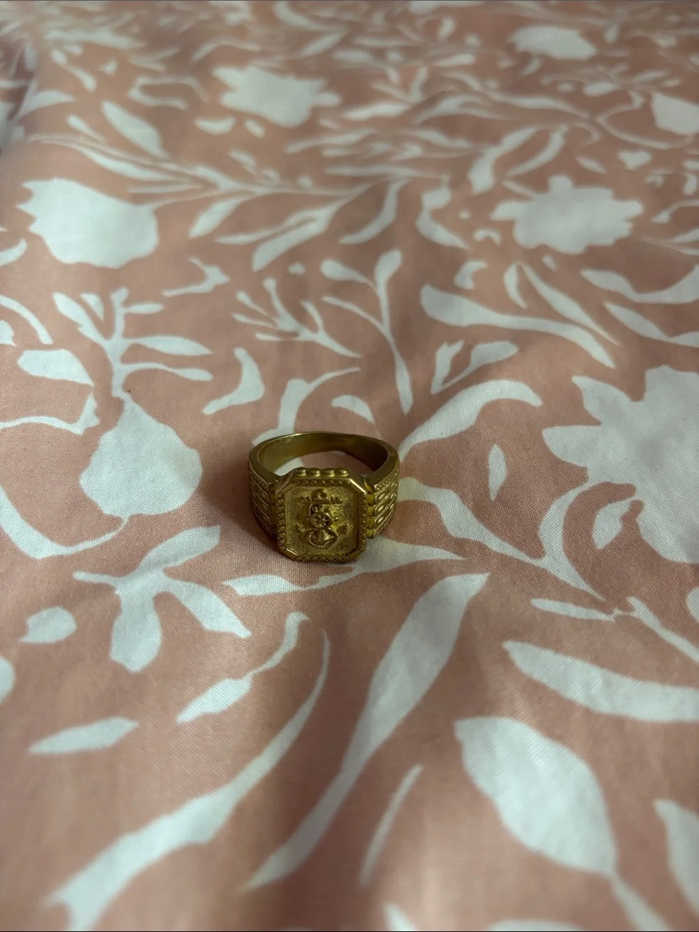 Vintage-Style Gold Anchor Signet Ring for Men